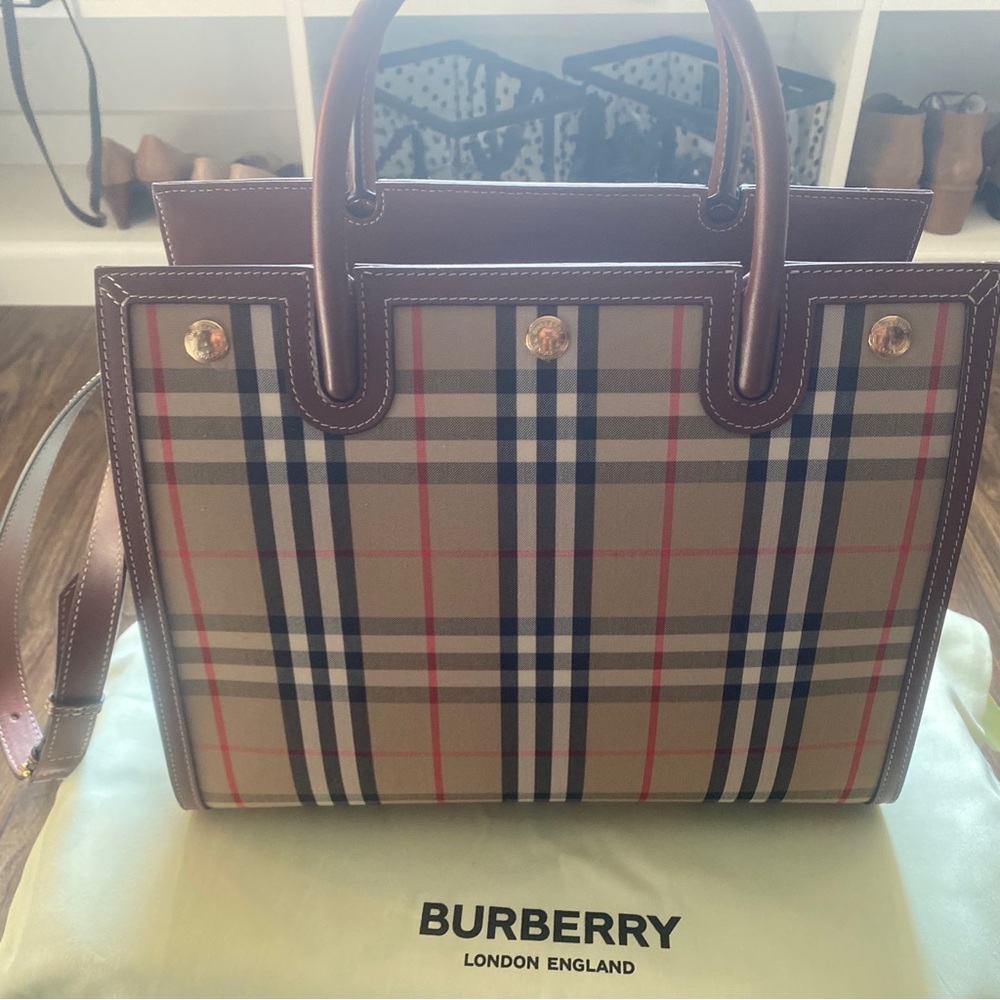 Burberry handbag - Picture 5 of 5